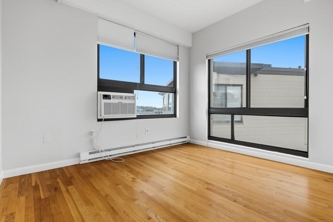12 Stoneholm St # 616 Property Photo 7