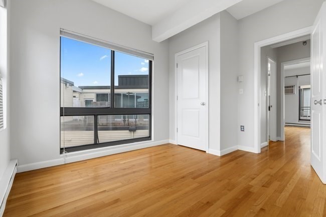12 Stoneholm St # 616 Property Photo 8