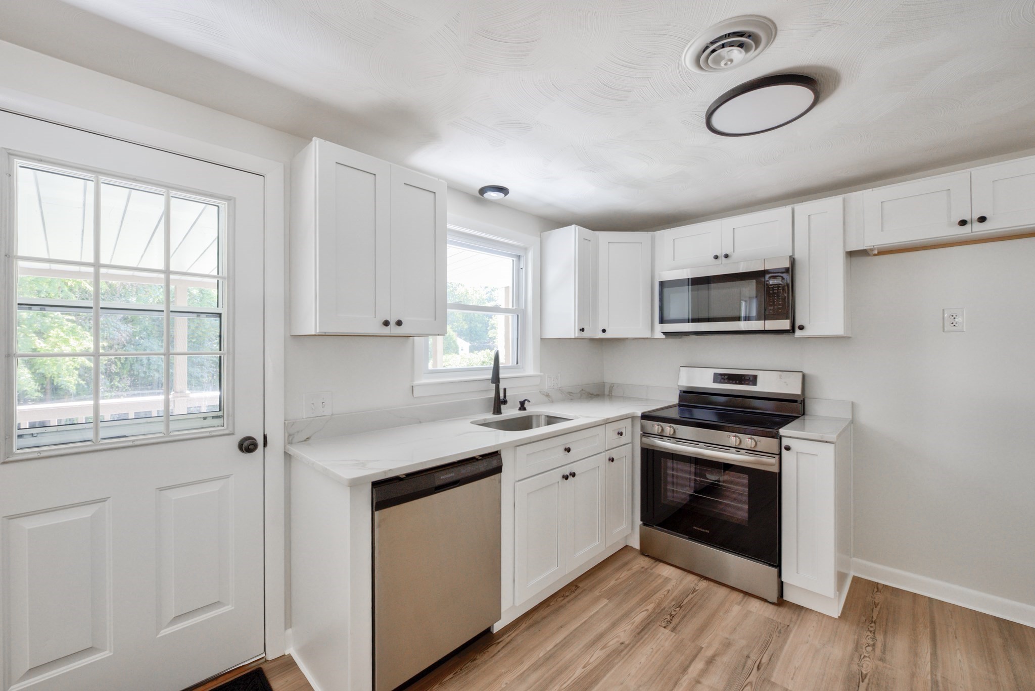 103 Columbus Ave Property Photo 3