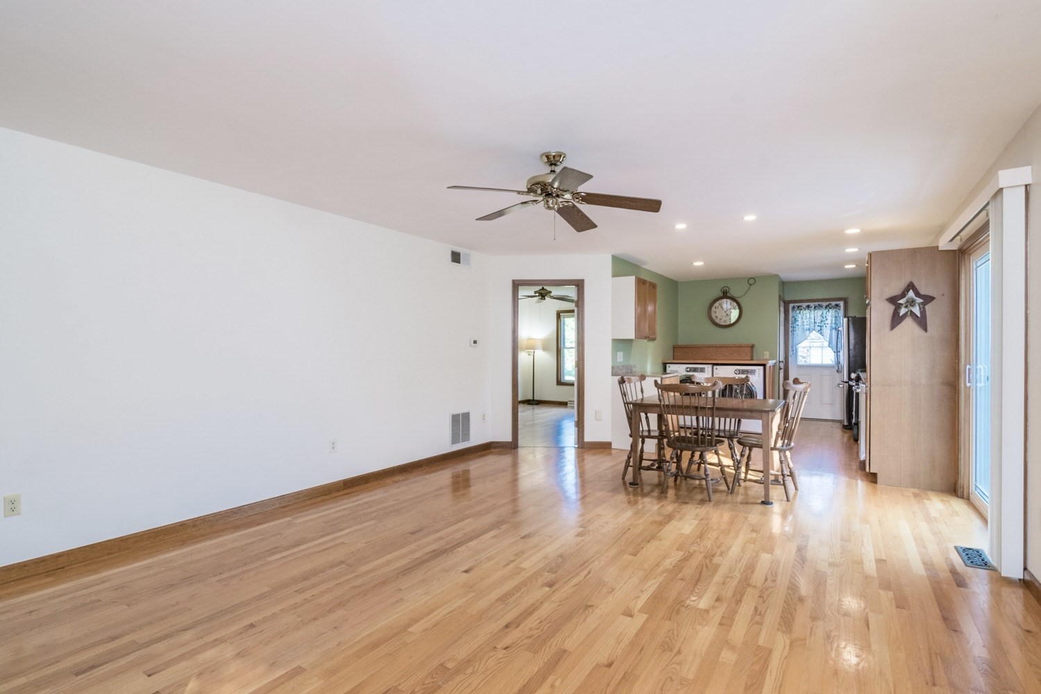303 Alvord Pl # 303 Property Photo 4