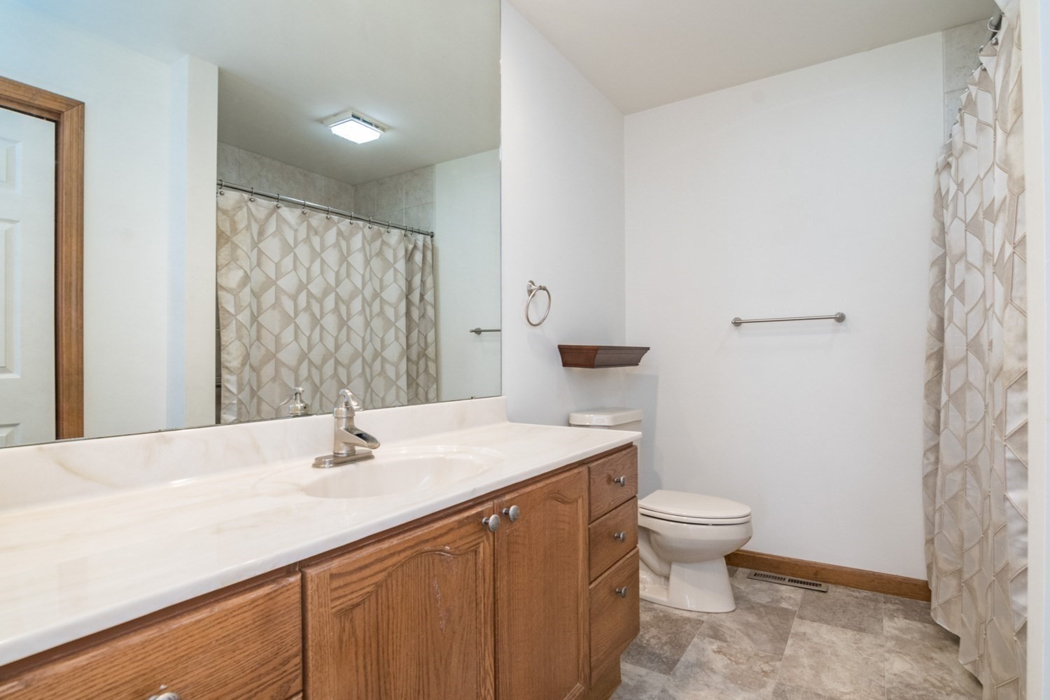 303 Alvord Pl # 303 Property Photo 13