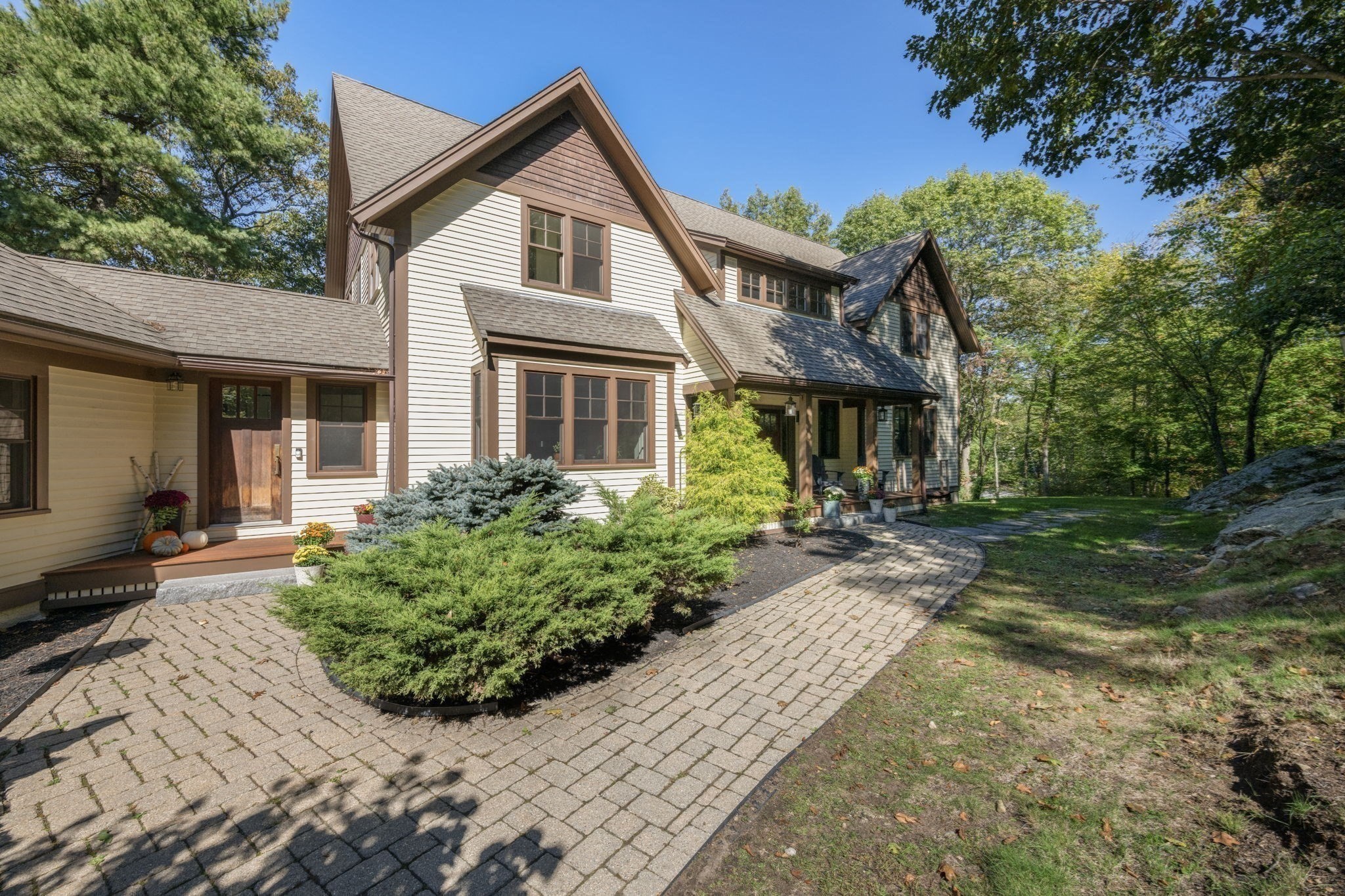 250 Meadowbrook Road Property Photo 5