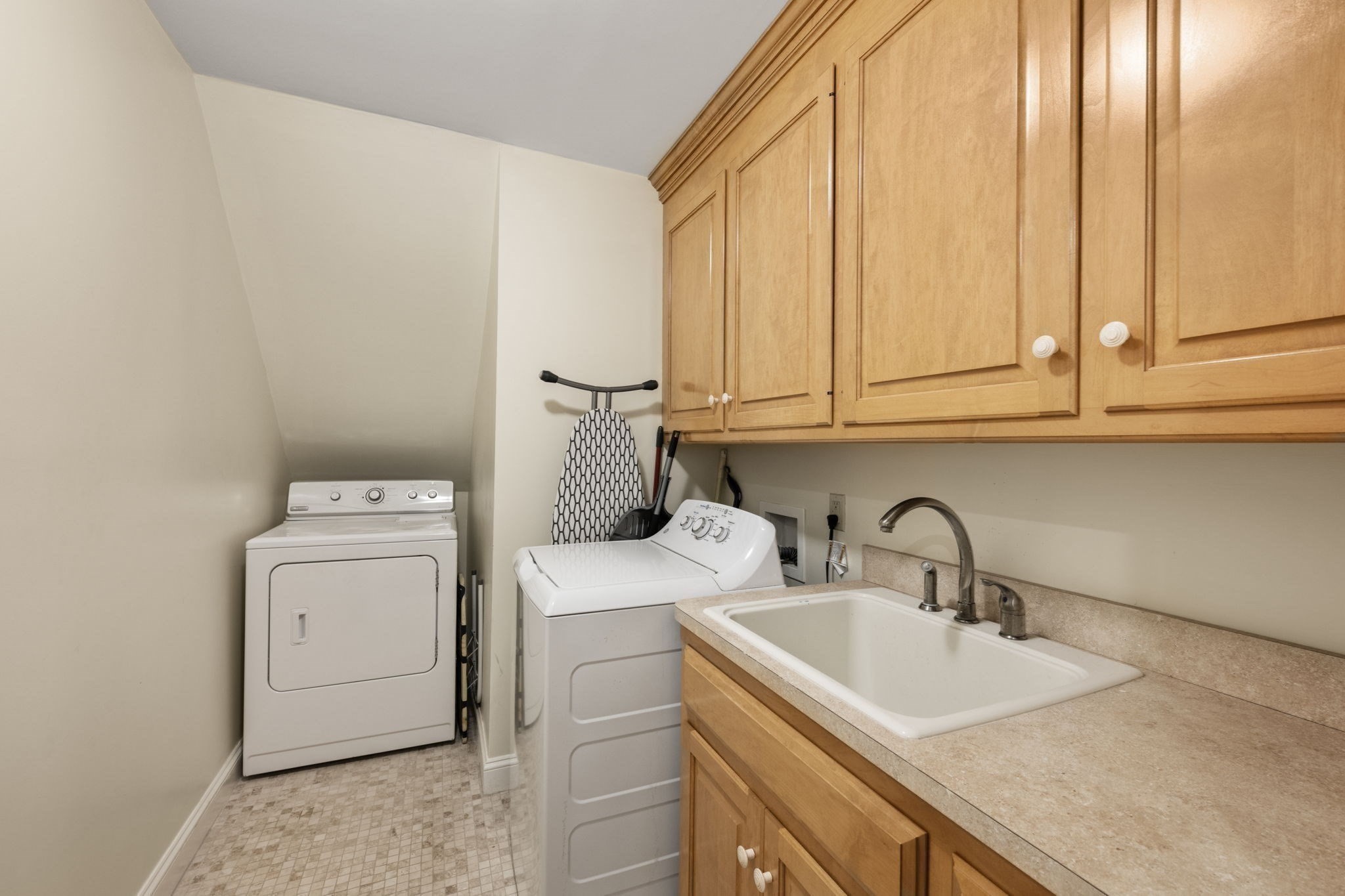 250 Meadowbrook Road Property Photo 33