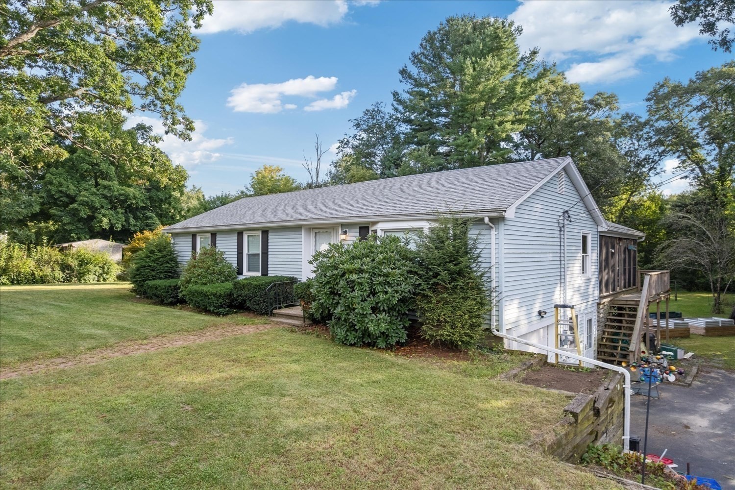 141 Elm St. Property Photo 3
