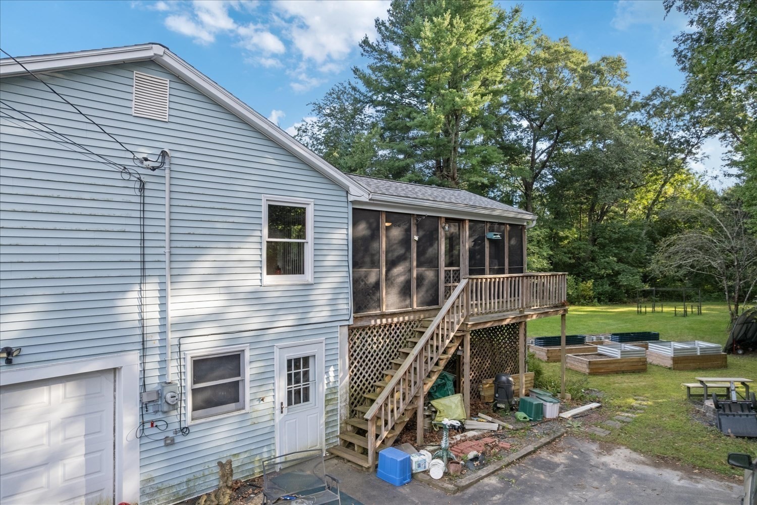 141 Elm St. Property Photo 5