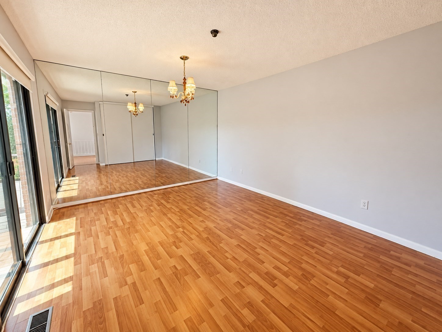 91 Rosewood Dr # 91 Property Photo 8