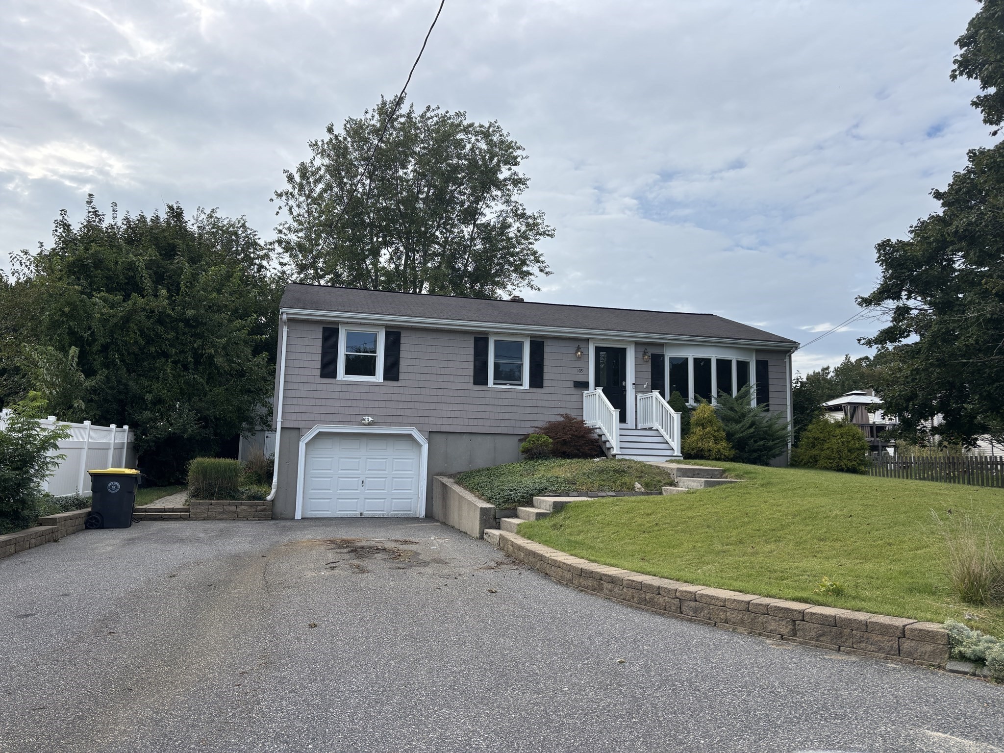 109 Homer Dr Property Photo 2