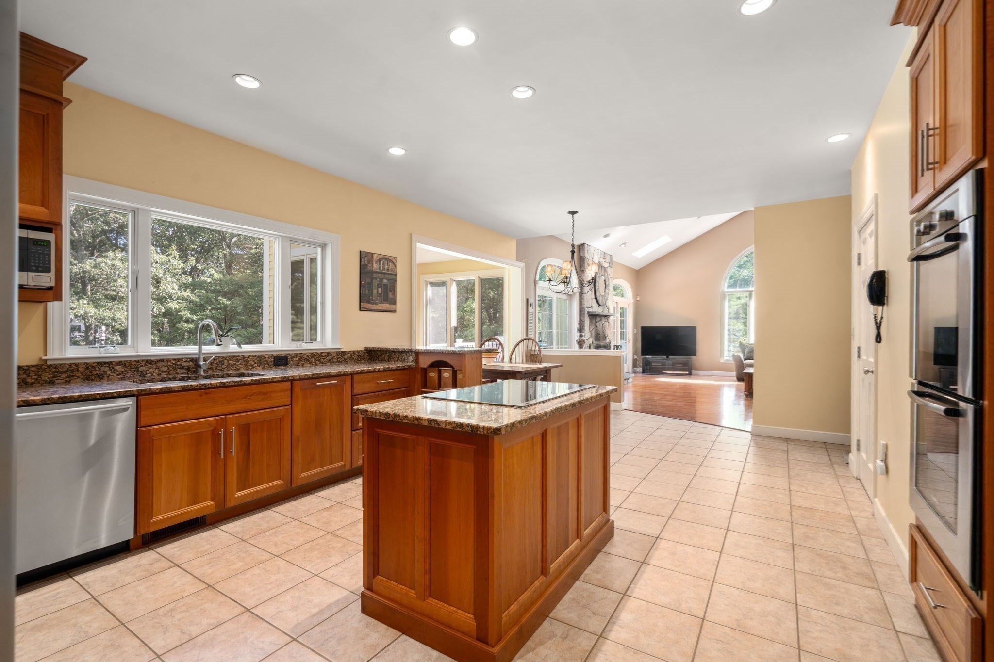 2 Sanger Cir Property Photo 10
