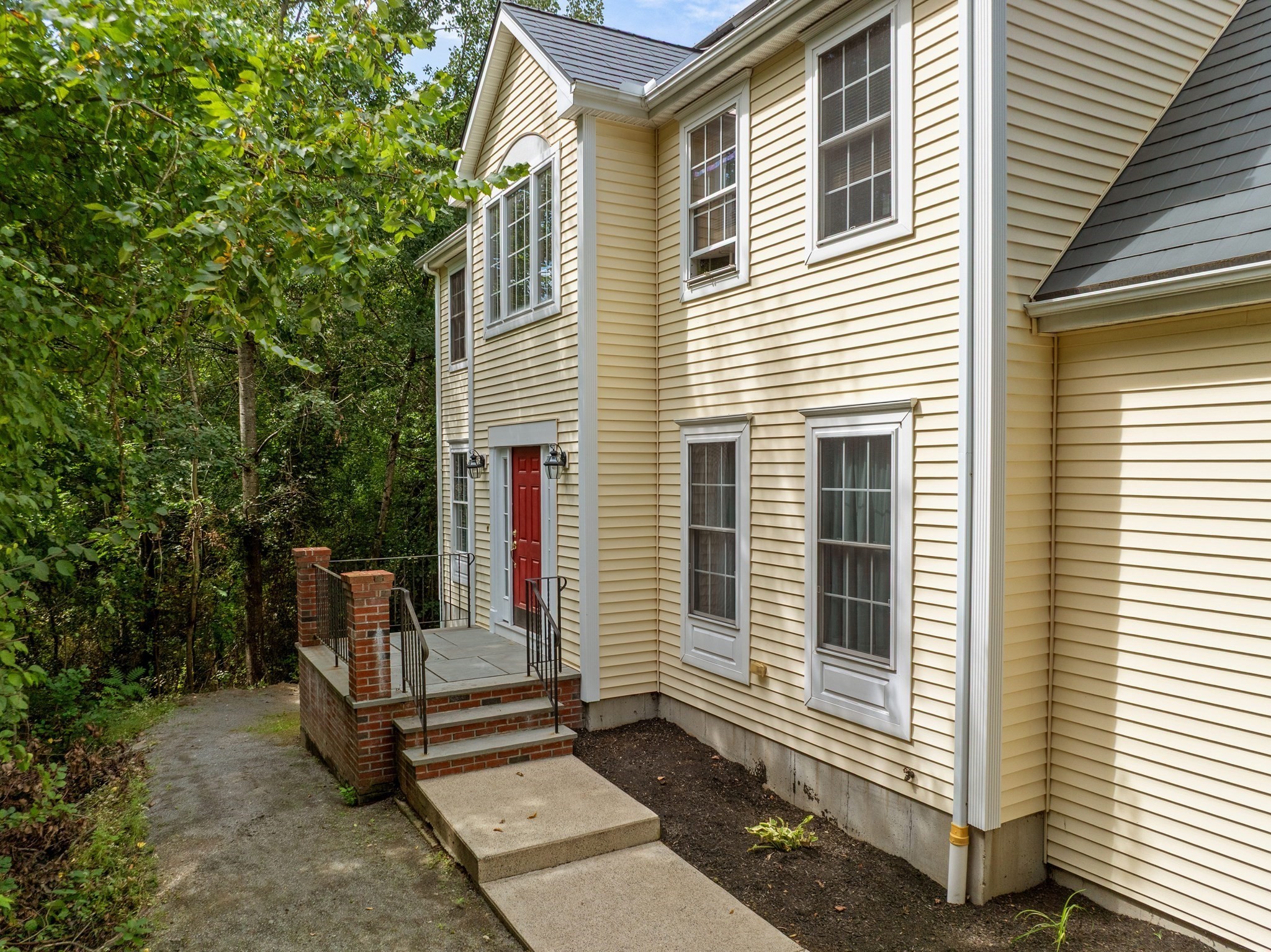 115 Cathedral Drive Property Photo 1