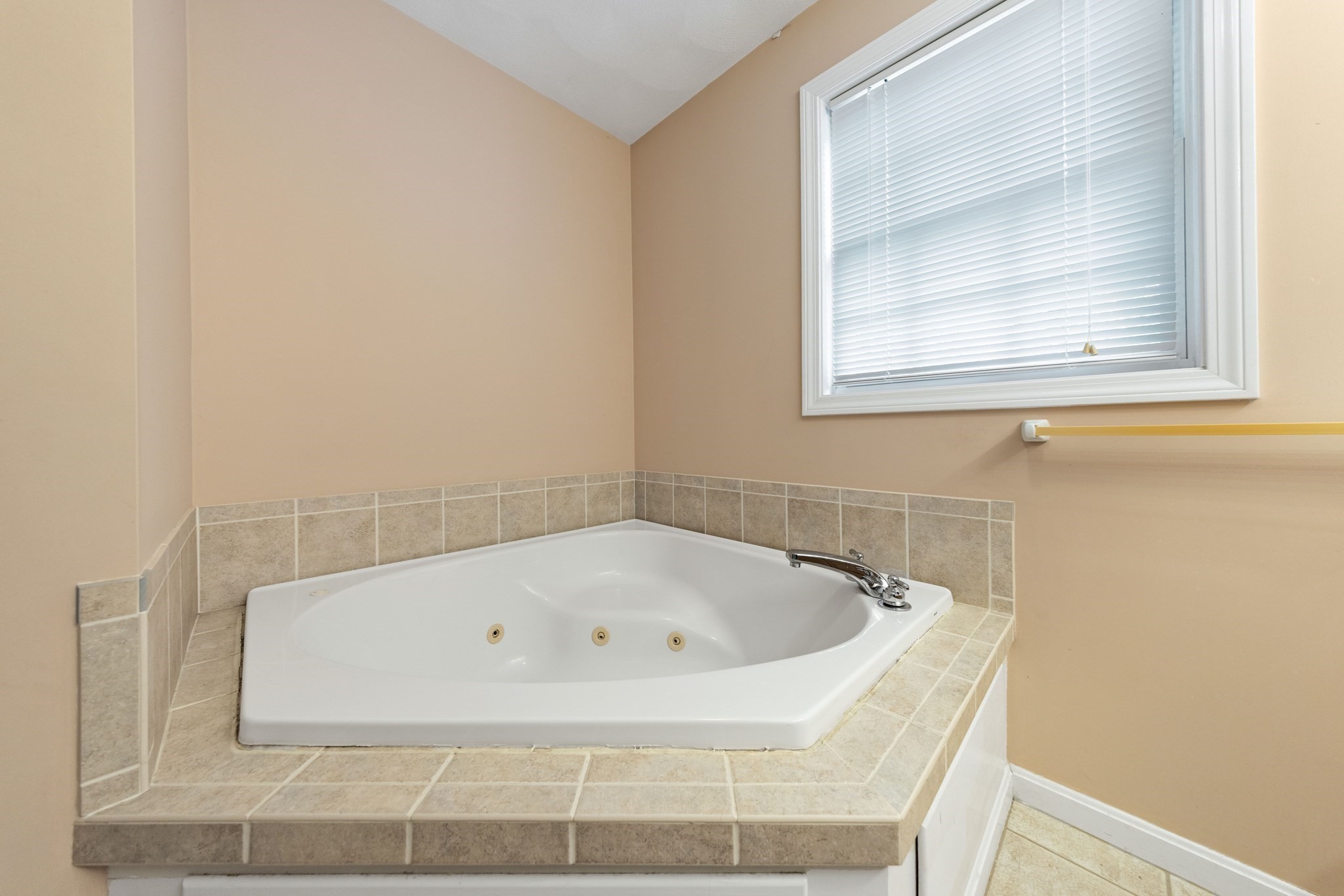 115 Cathedral Drive Property Photo 23