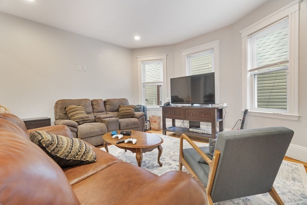 24 Buttonwood Street Property Photo 28