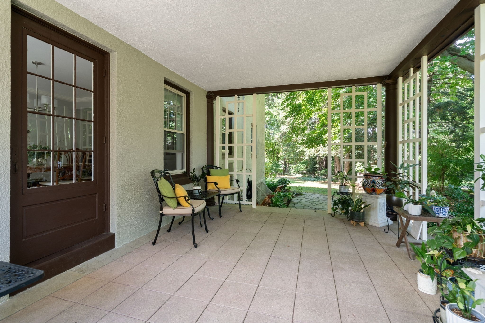 611 East Street Property Photo 9