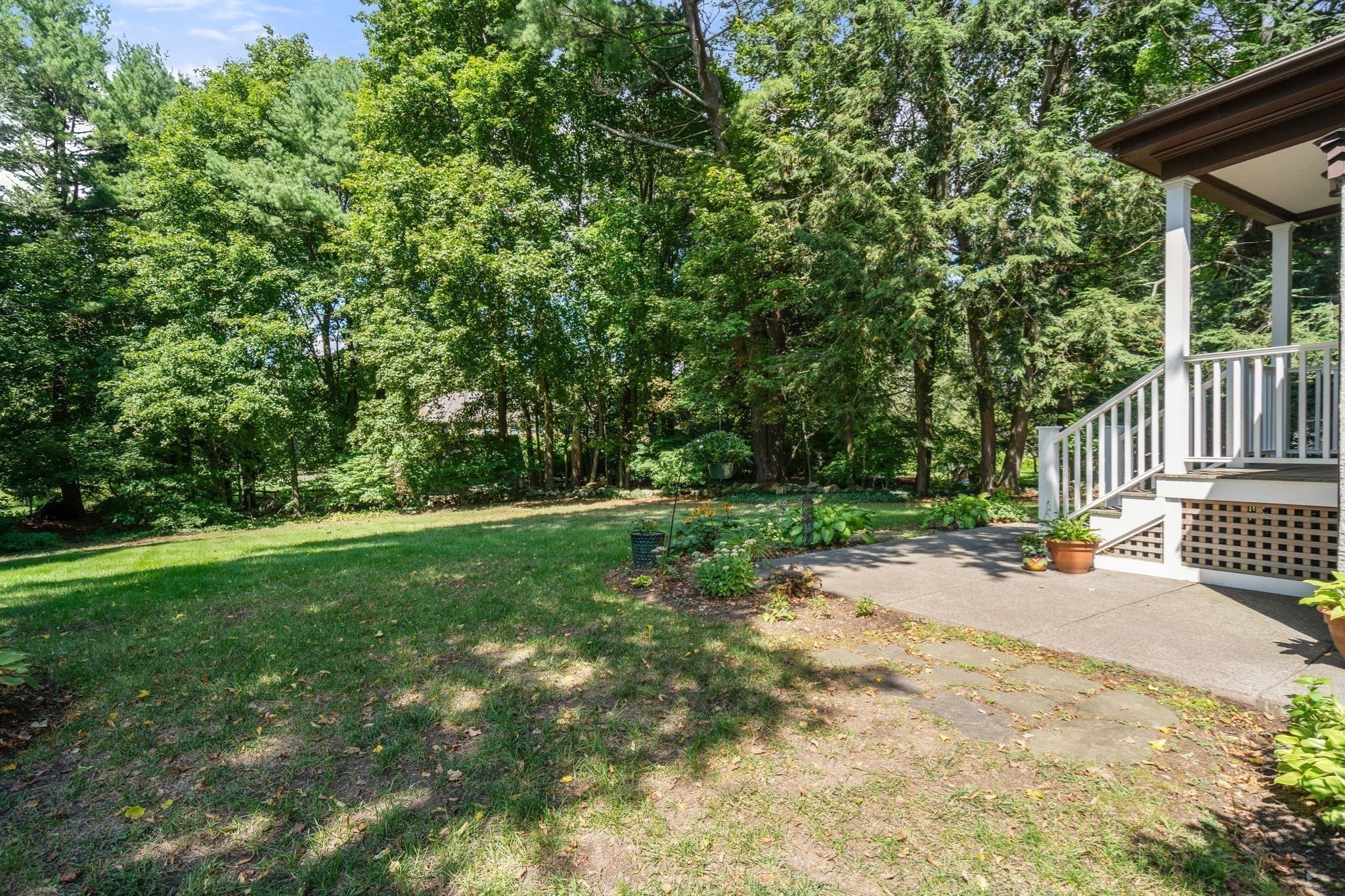 611 East Street Property Photo 37