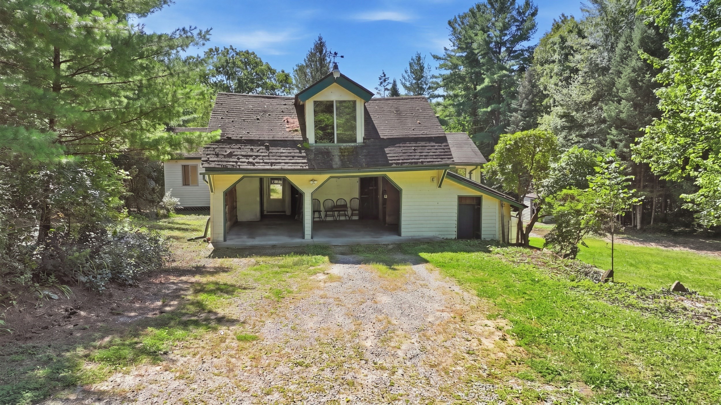 5 Old Farm Cir Property Photo 3