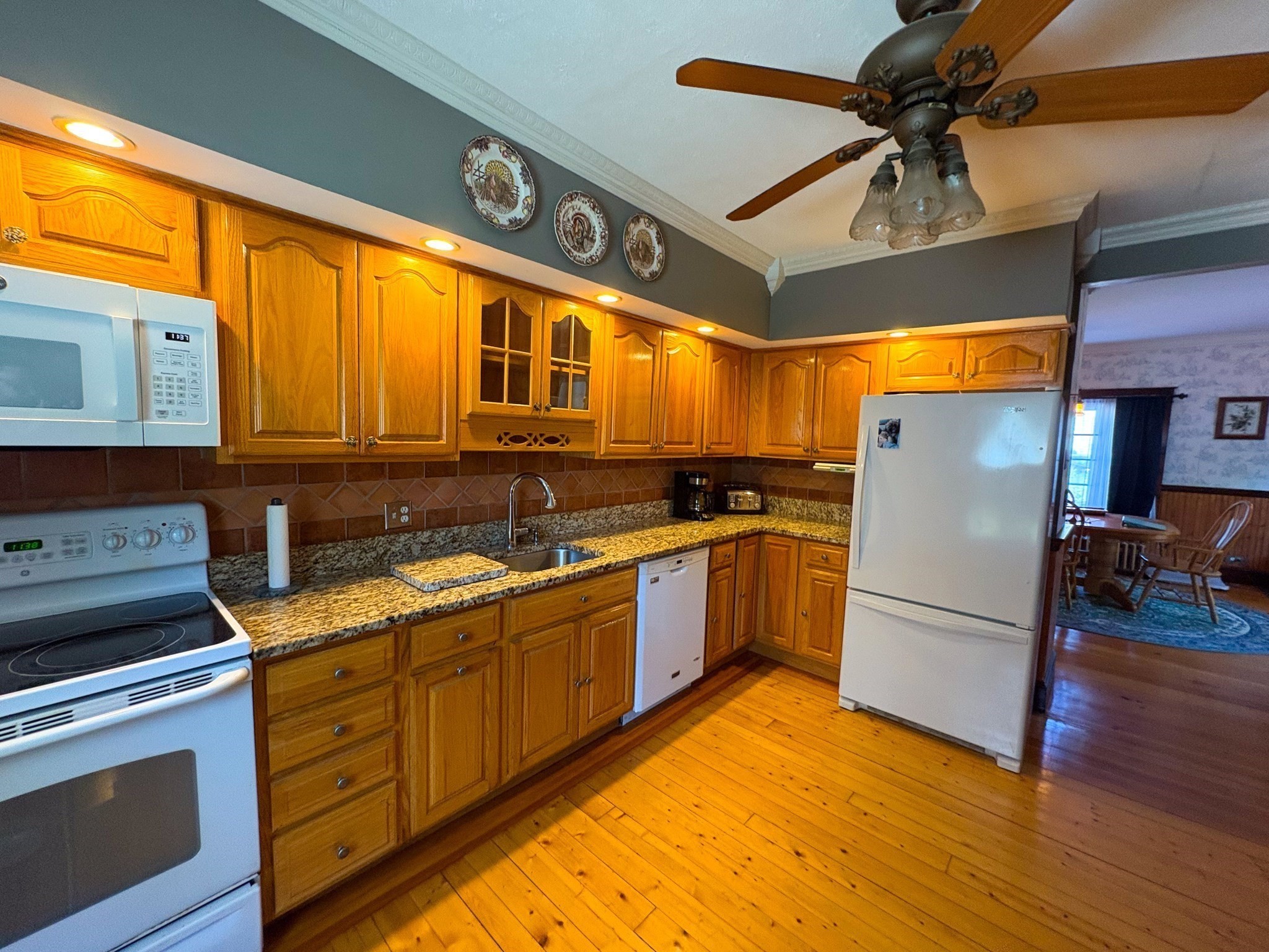 56 S Worcester St Property Photo 11