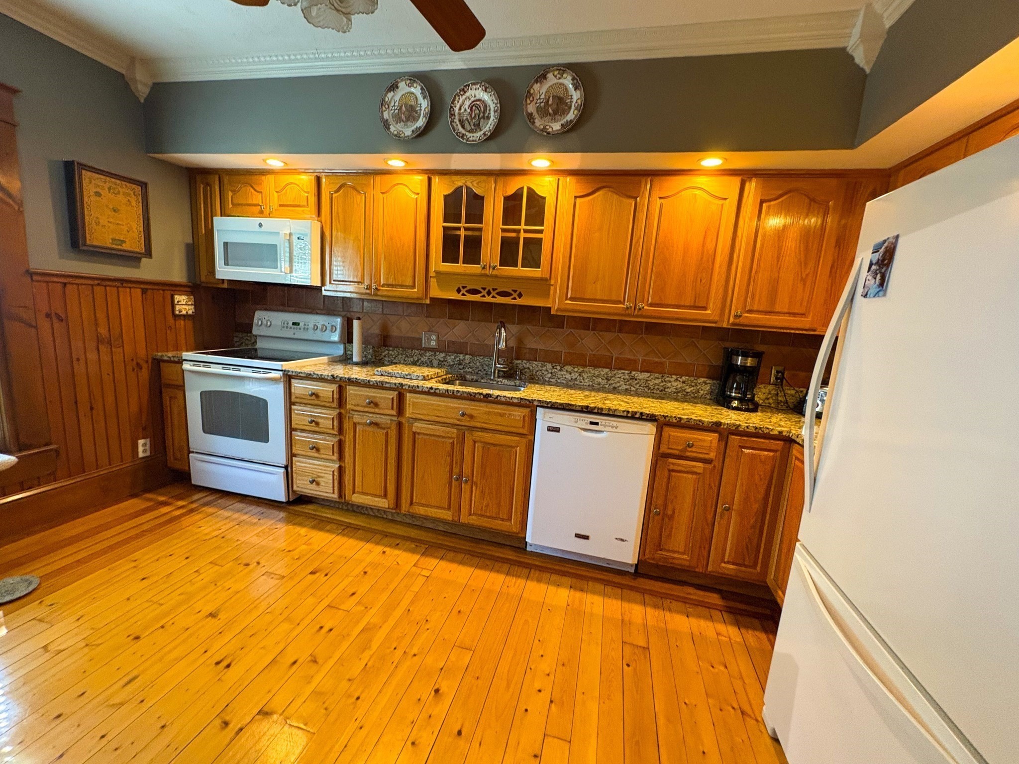 56 S Worcester St Property Photo 12