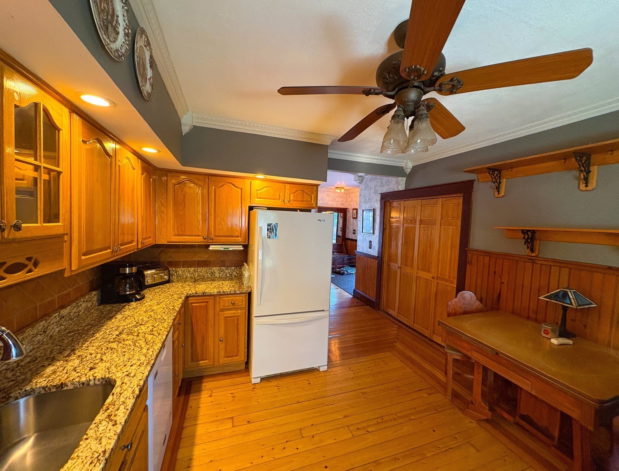 56 S Worcester St Property Photo 13