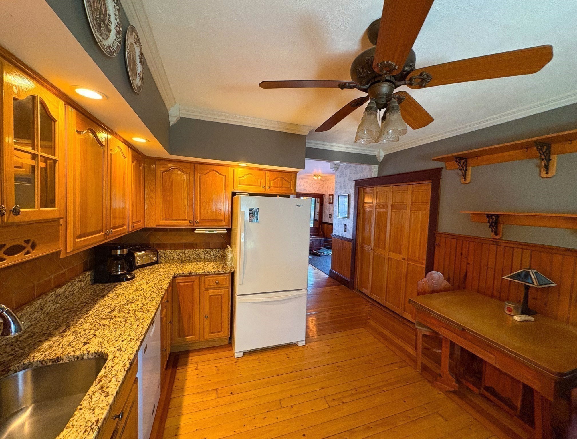 56 S Worcester St Property Photo 15