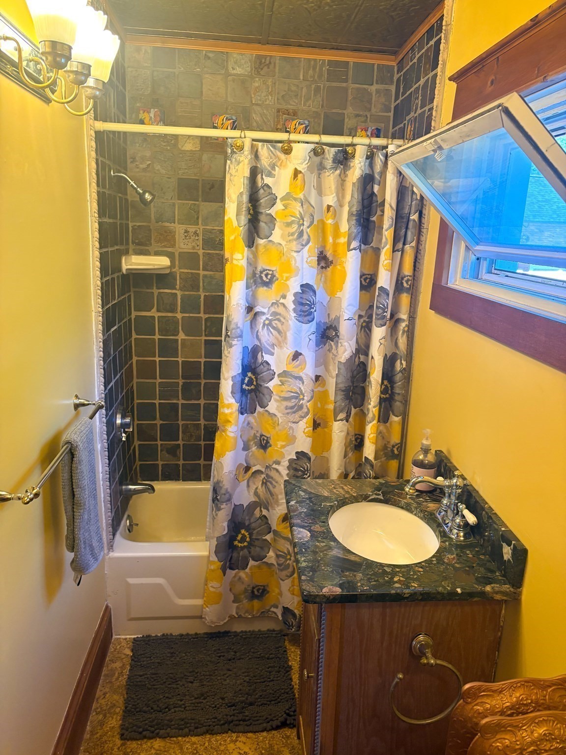 56 S Worcester St Property Photo 16