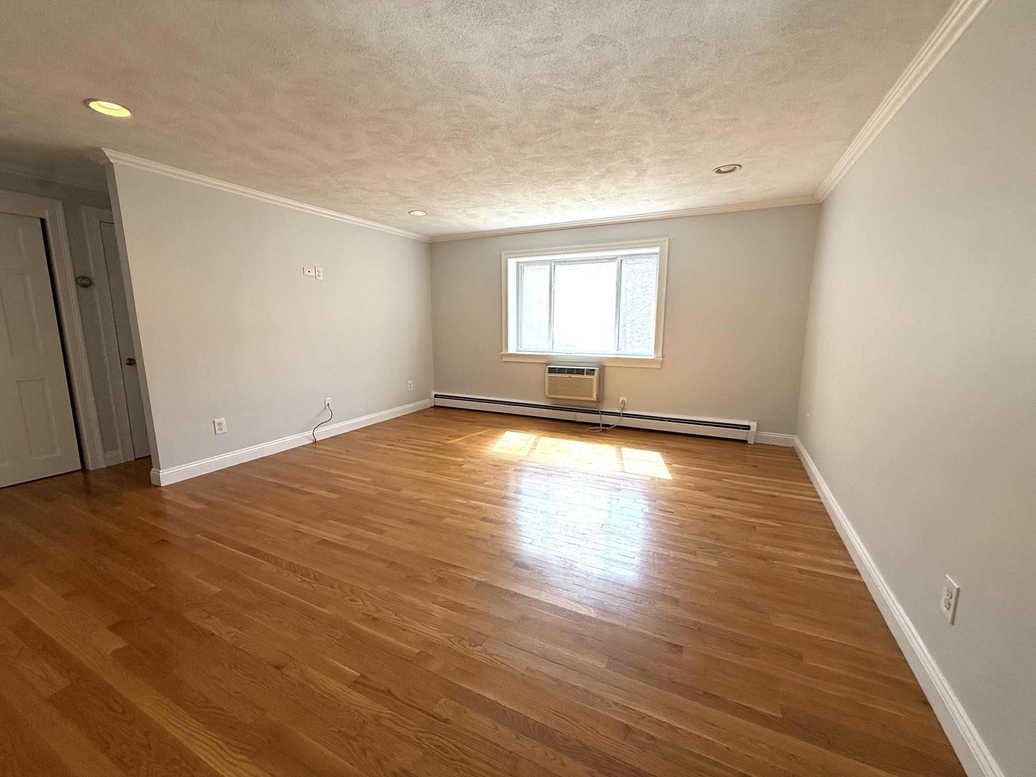 40 Bryon Rd # 4 Property Photo 6