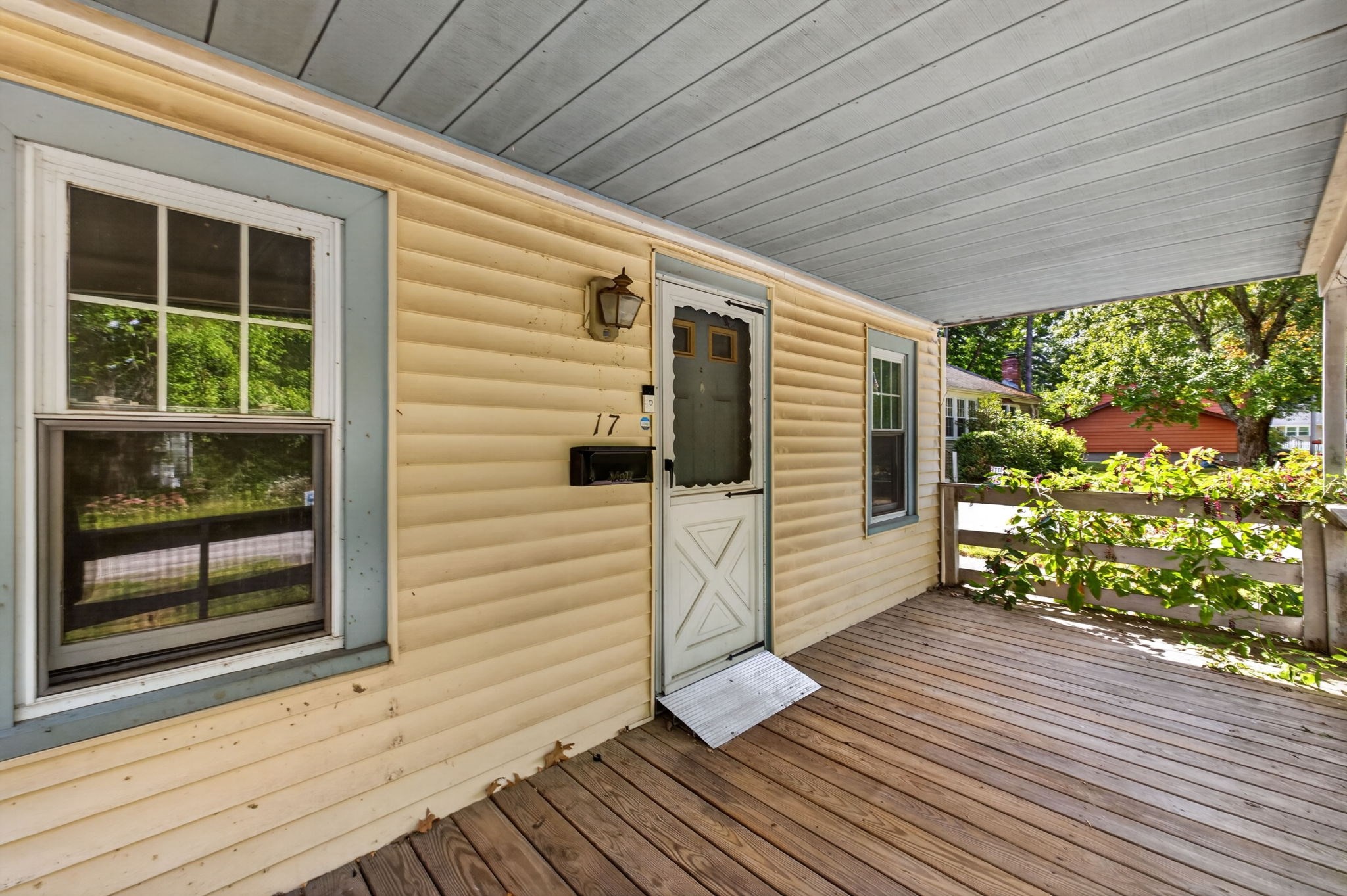 17 W Cedar Rd Property Photo 8