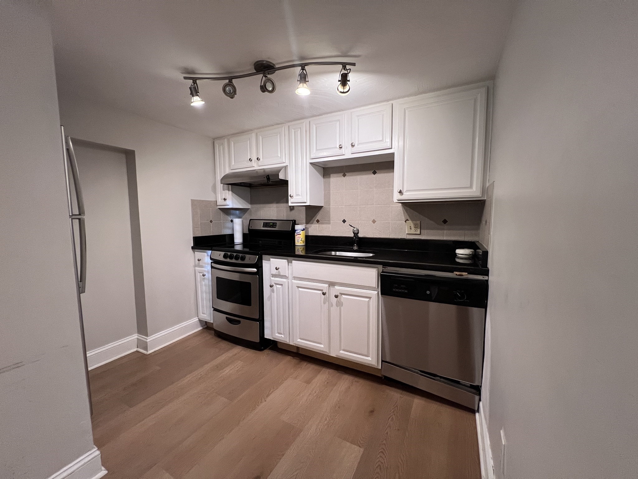 192 Central Street # B Property Photo 4
