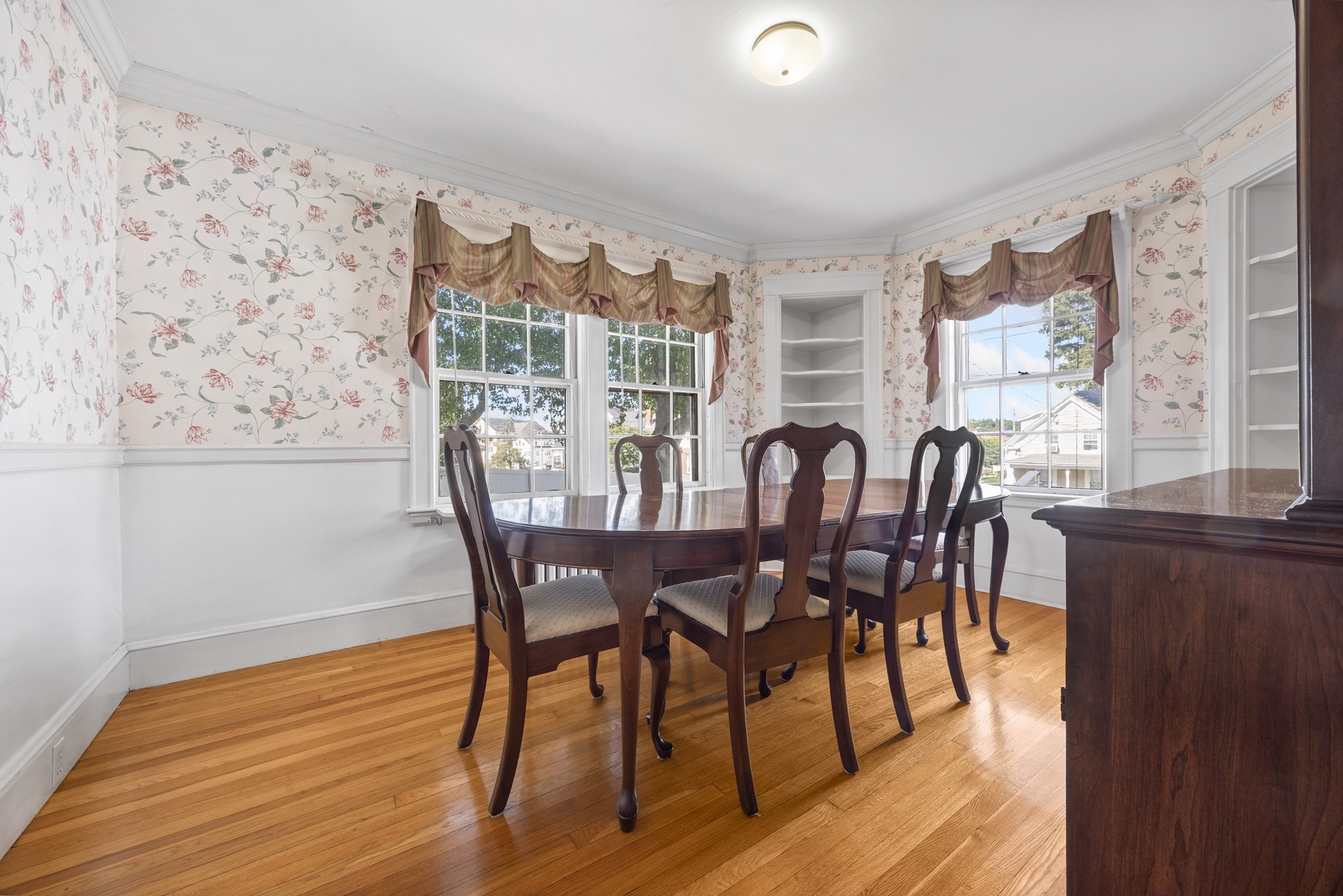 525 Lynn Fells Parkway Property Photo 11
