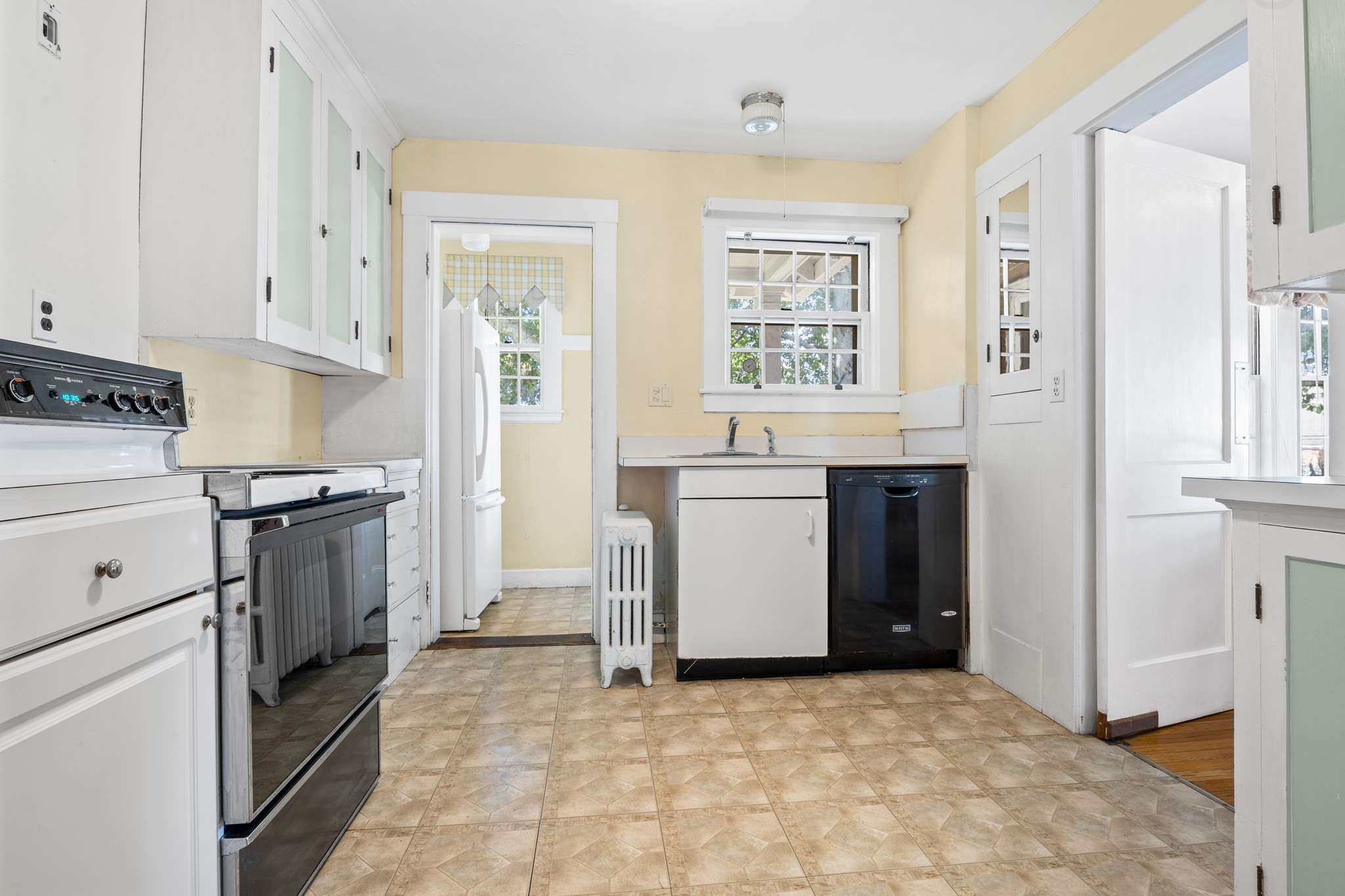525 Lynn Fells Parkway Property Photo 13