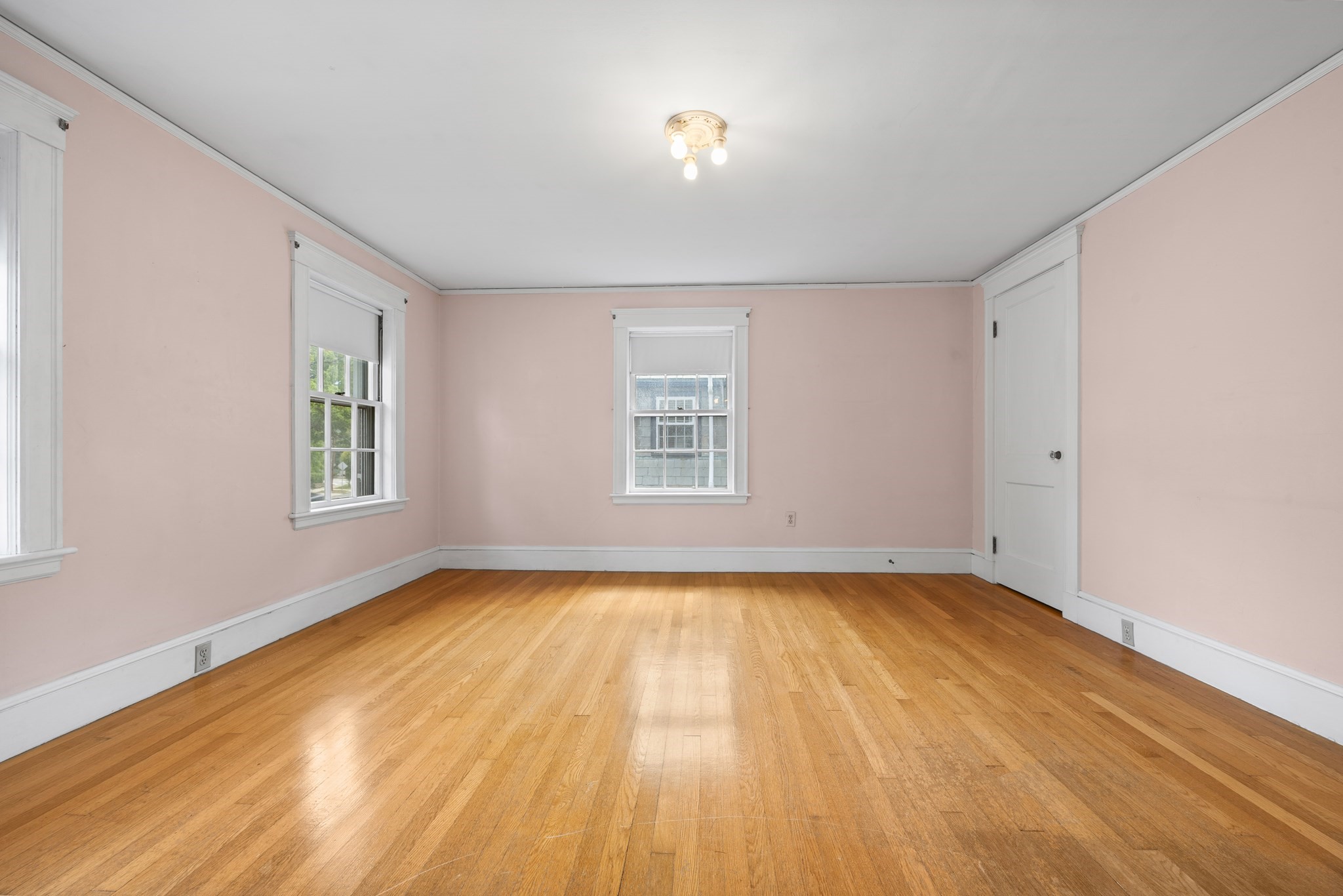 525 Lynn Fells Parkway Property Photo 25
