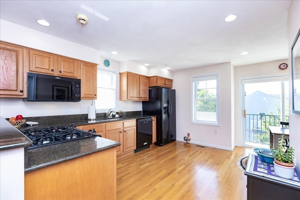 14-1/2 Roundy St # 4 Property Photo 13