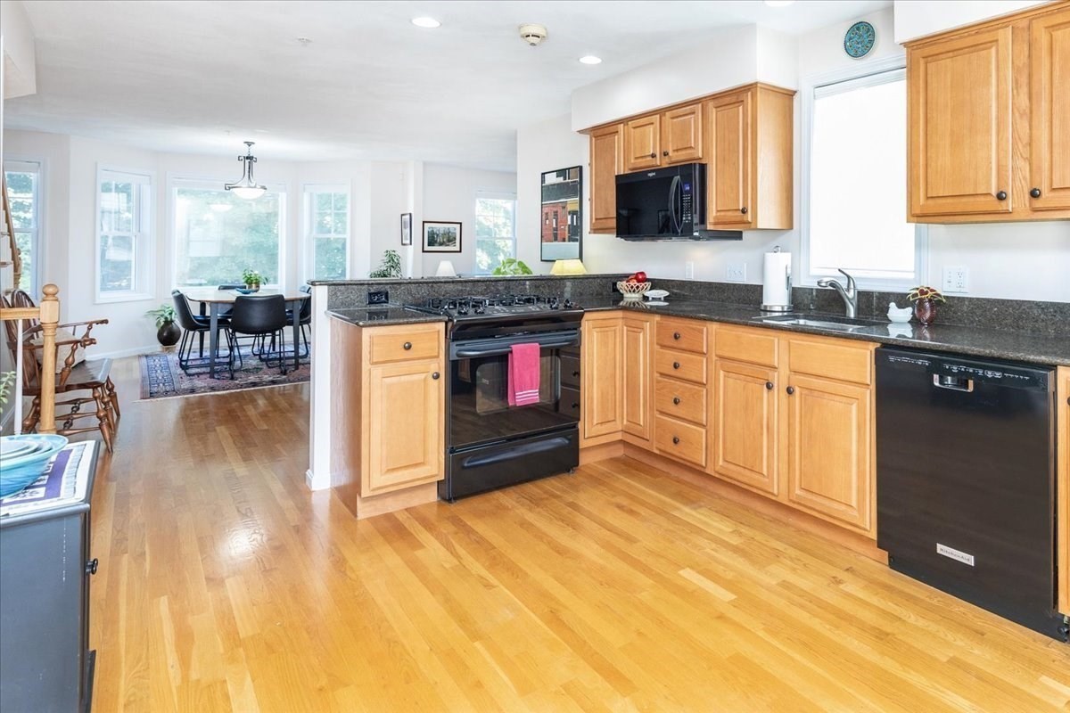 14-1/2 Roundy St # 4 Property Photo 17