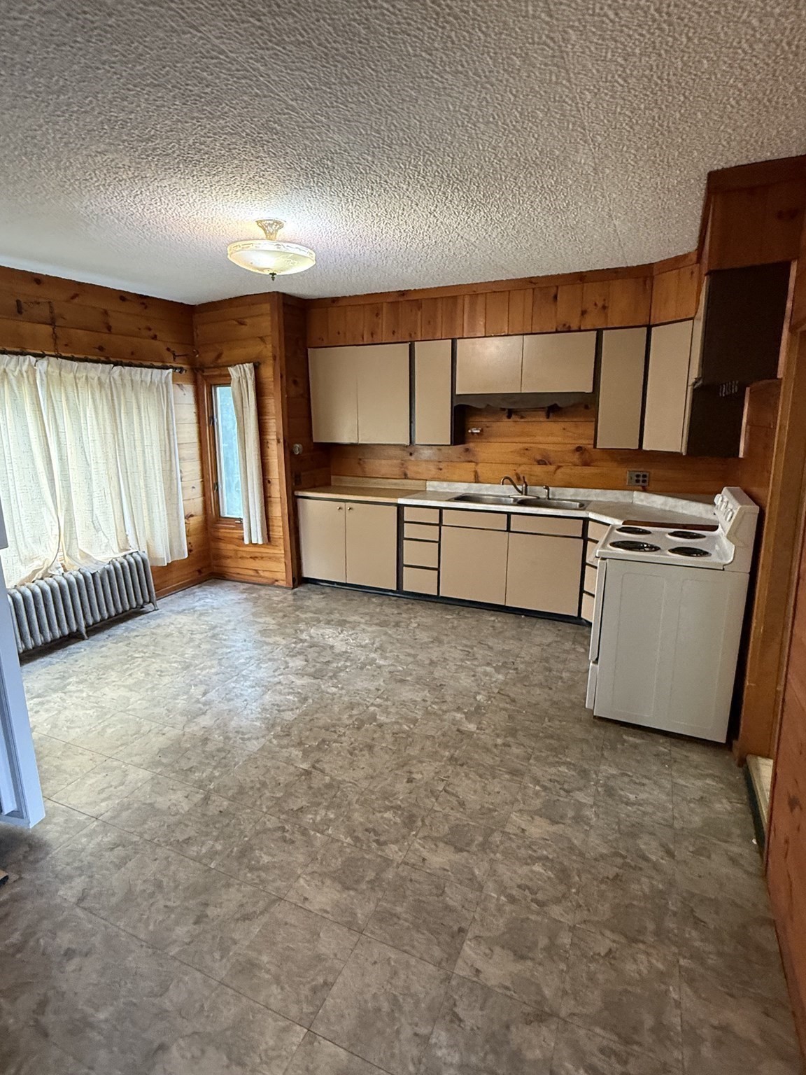 2 Gunn St Property Photo 7
