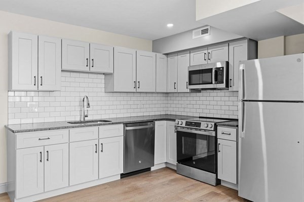 160 Seabury St # 42 Property Photo 1