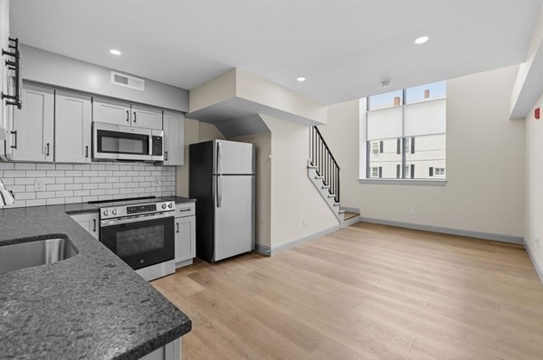 160 Seabury St # 42 Property Photo 2