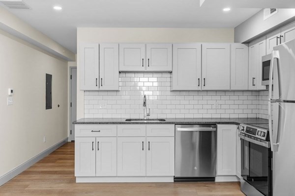 160 Seabury St # 42 Property Photo 4