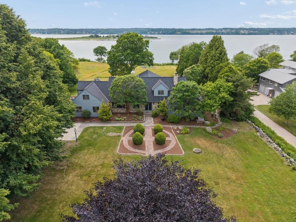 683 Neck Road Property Photo 2