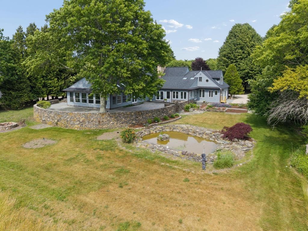 683 Neck Road Property Photo 8
