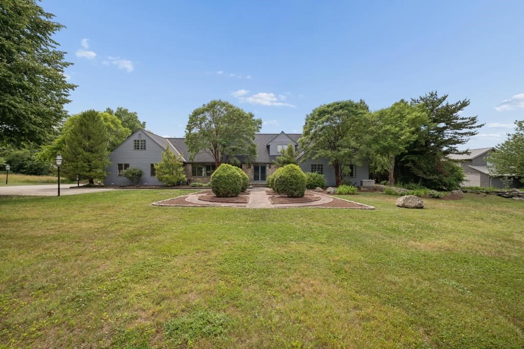 683 Neck Road Property Photo 15