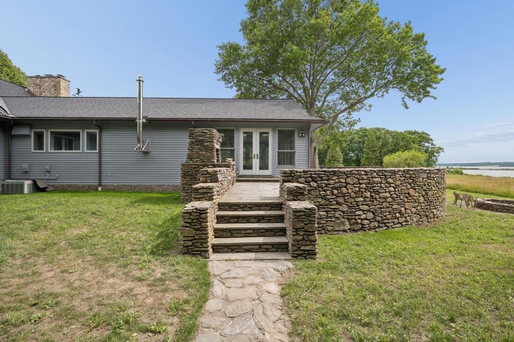 683 Neck Road Property Photo 18