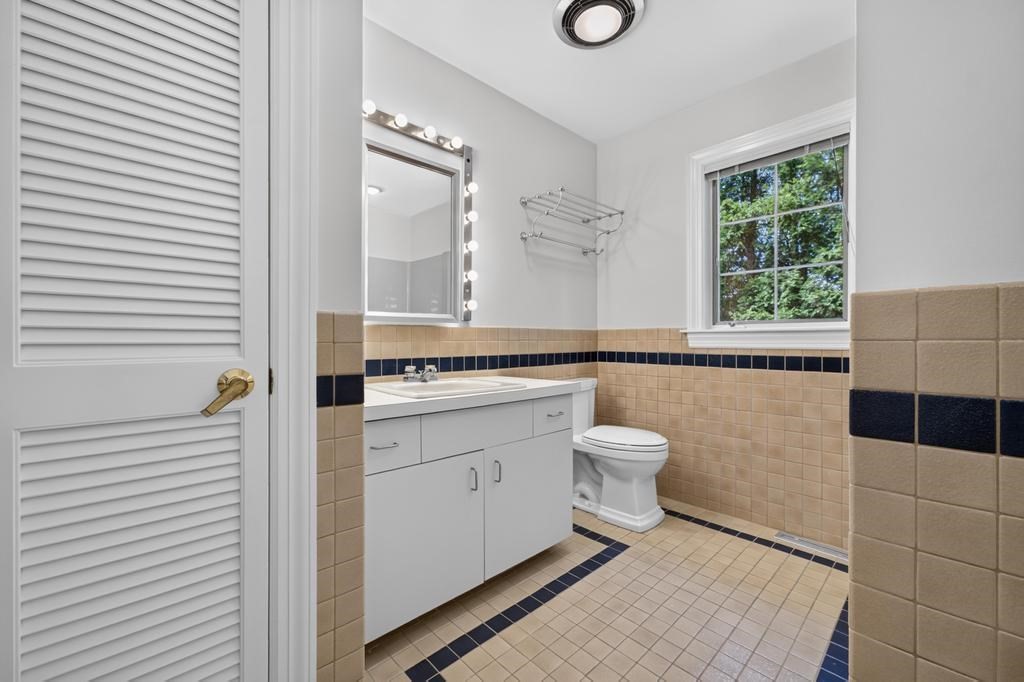 683 Neck Road Property Photo 30