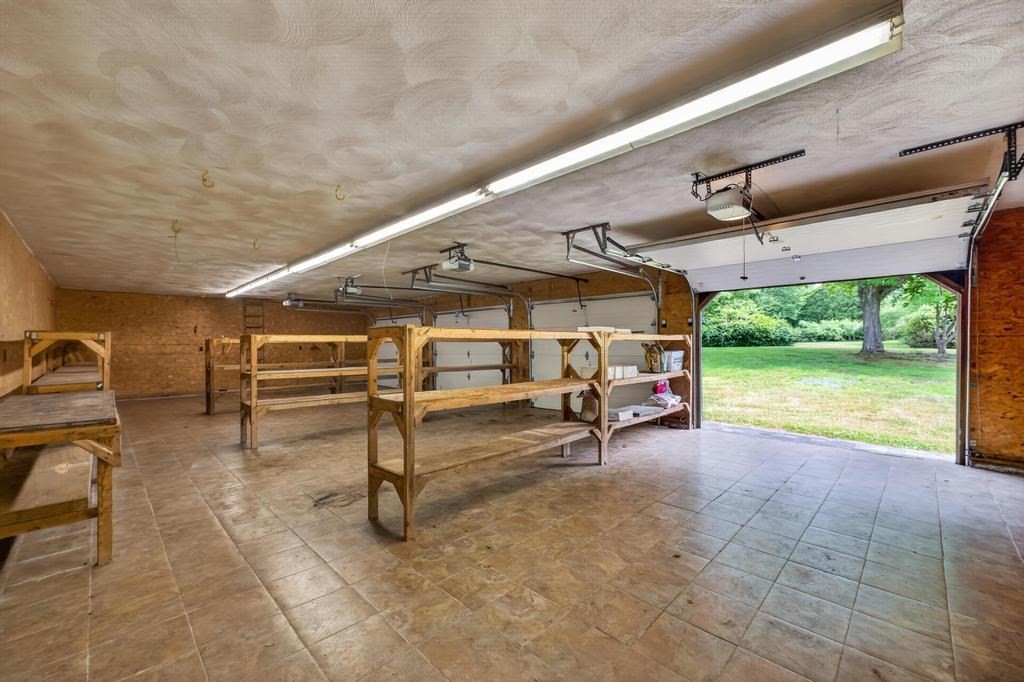 683 Neck Road Property Photo 38