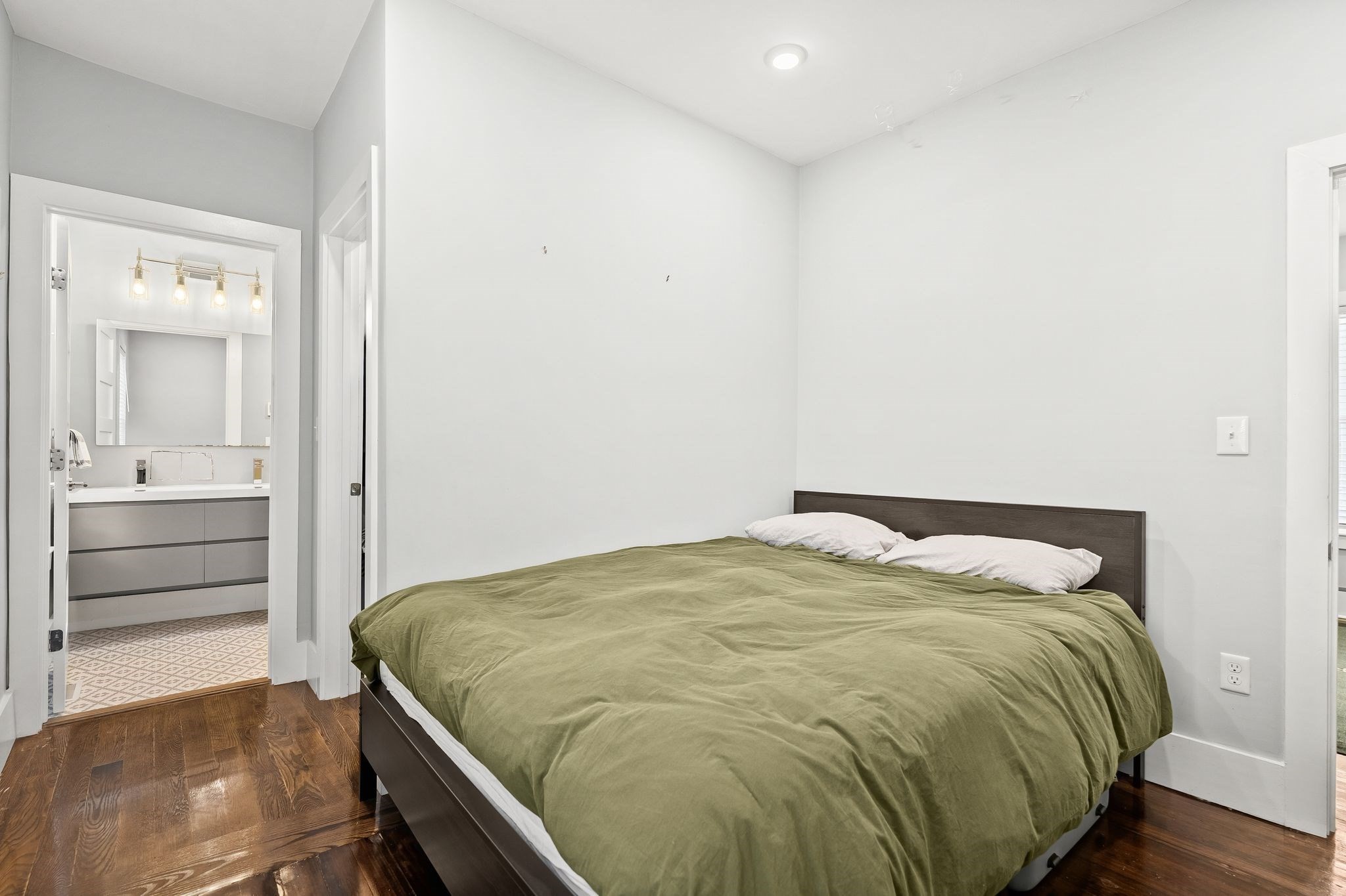 145 Whitfield St # 1 Property Photo 12