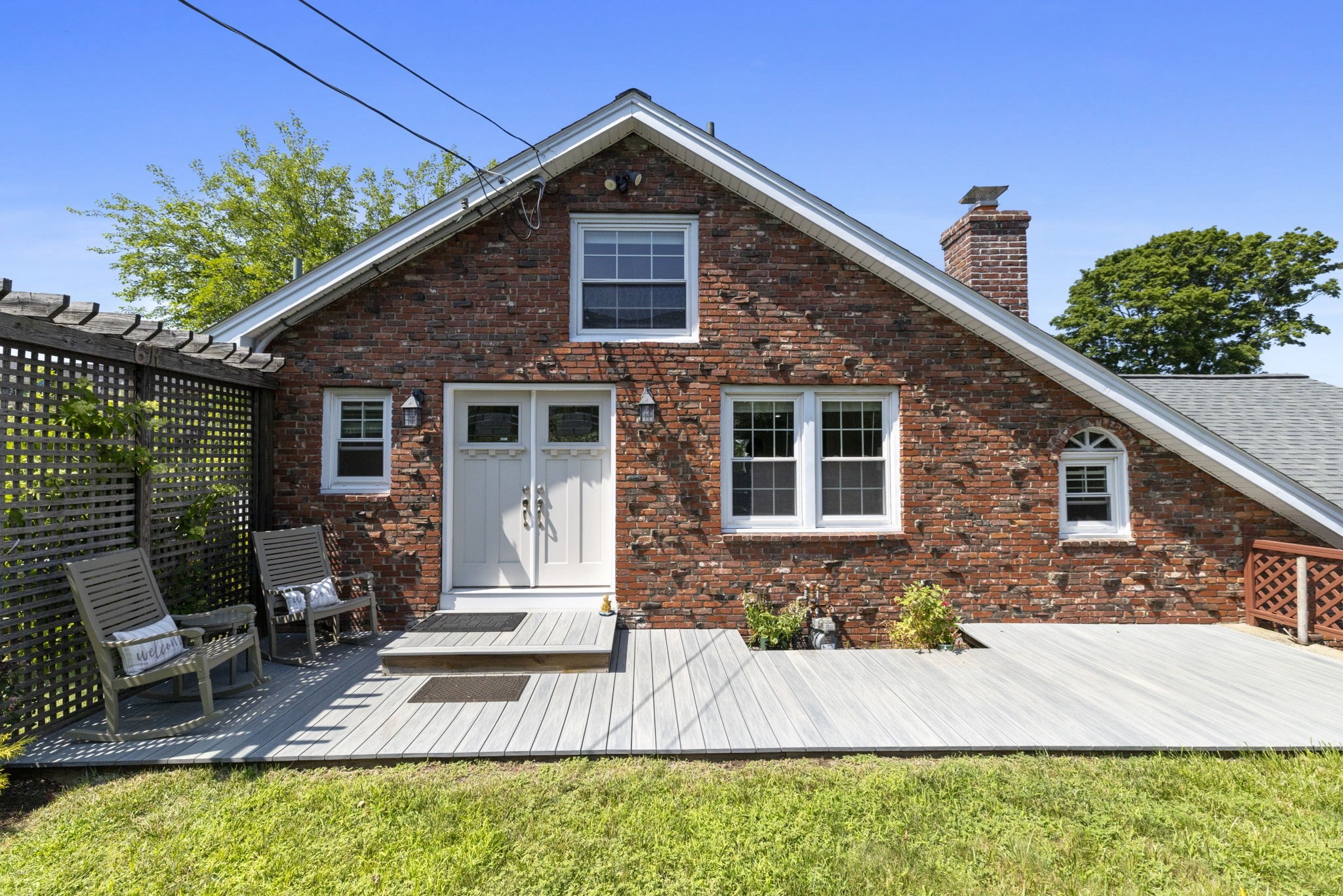 6r Fairview Ave Property Photo 1