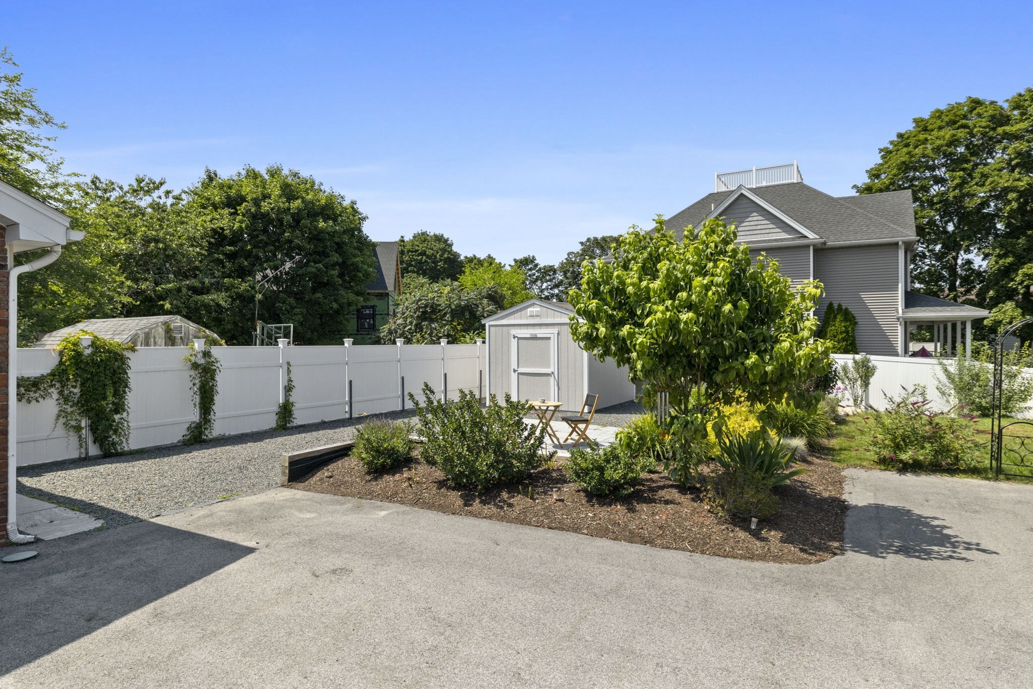 6r Fairview Ave Property Photo 29