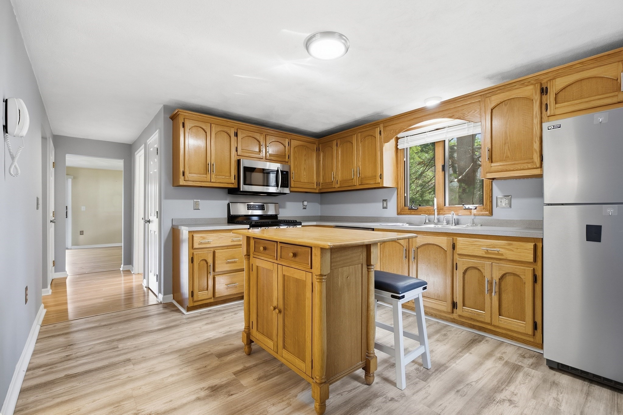 49 School St Property Photo 3