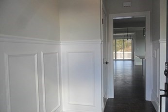 87 East Main Street # 87 Property Photo 2