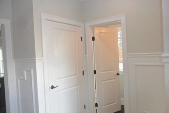 87 East Main Street # 87 Property Photo 3