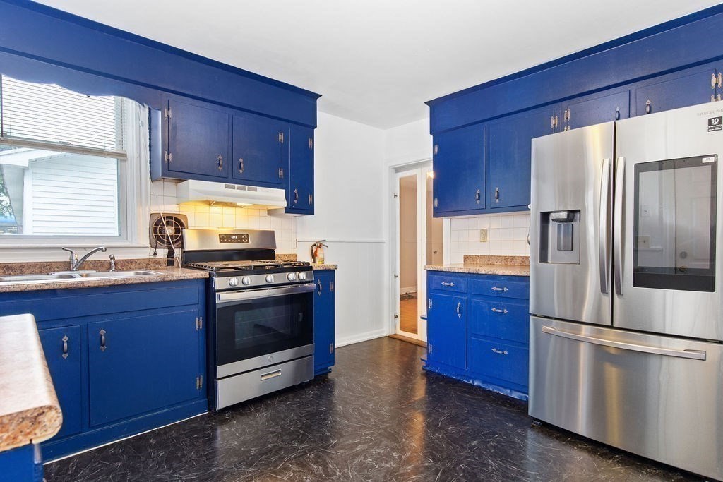 616 Centre St Property Photo 3