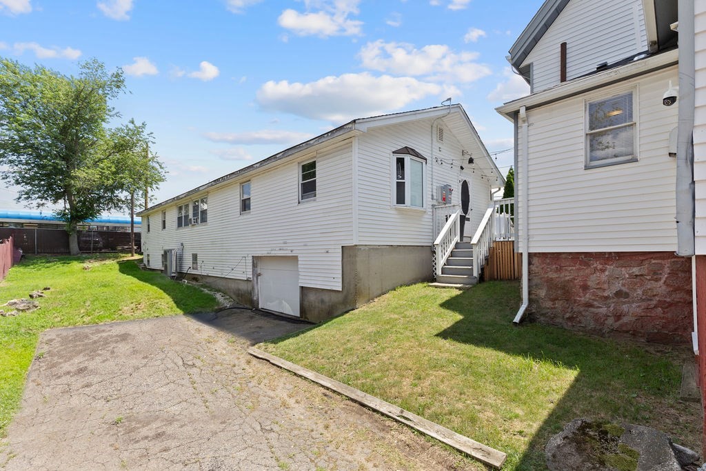 616 Centre St Property Photo 38
