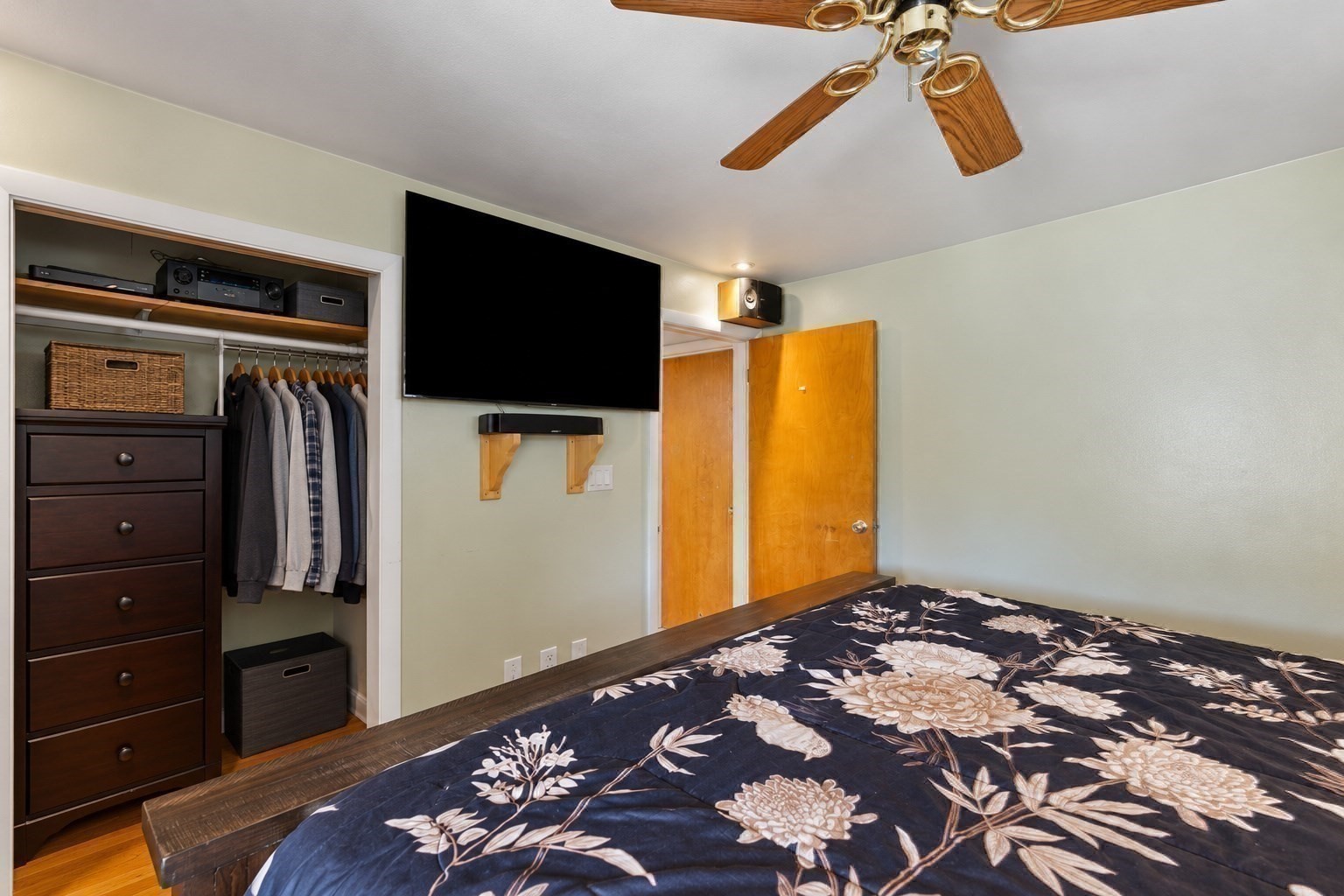 57 Elm St Property Photo 14